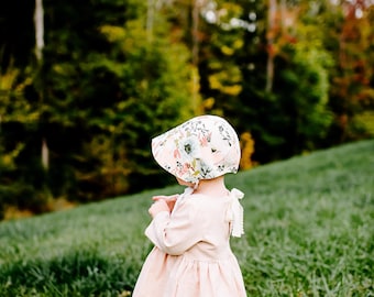floral baby bonnet // baby sun bonnet // reversible bonnet // baby hat // baby sun hat // sunbonnet // pink coral bonnet // spring bonnet