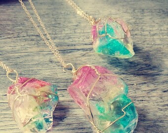 Rainbow aura quartz necklace//Colorterapy necklaces//boho//peace&love// bright//golden chain//magic present//Limited stock available