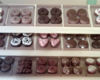 American Girl Sized Krispy Kreme Restaurant Donut/Tray Set