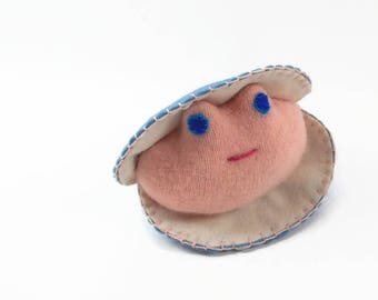 sea scallop toy, waldorf toy, stuffed toy, stuffed animal, clam toy, starfish toy