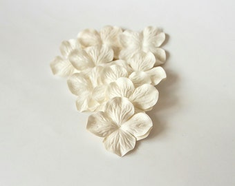 100 pcs - White Mulberry Paper Hydrangeas - Wholesale pack