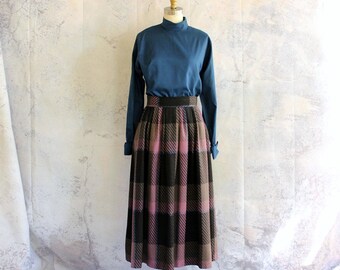 70s 80s purple wool plaid skirt . high waist skirt . 26" waist, gathered skirt by Clyde . wool midi skirt . 1970s 1980s skirt . winter skirt