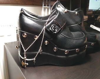 Gothic platforms