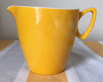 Gaydon yellow Melaware jug