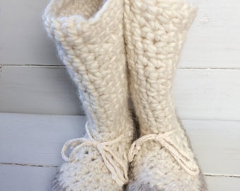 Womens slippers,Crochet slippers,Ladies slippers,Ladies cuff slippers,Mukluk slippers,Ladies slipper boots,Slipper boots, slippers