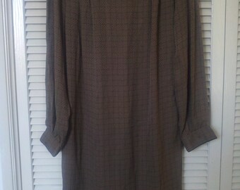 SALE!!! Beautiful Flora Kung 100% silk dress from 1980's.