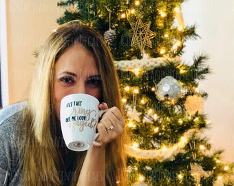 Does this ring make me look engaged mug, Engagement Gift, Engagement Announcement, Engaged, Do I look Engaged Mug, Future Mrs Mug, Bride