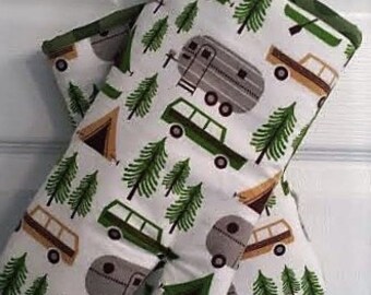 Camping Oven Mitt, Cookware, Chef, Kitchen Decor, Campground, Travel, Retirement, Camping Retro Print