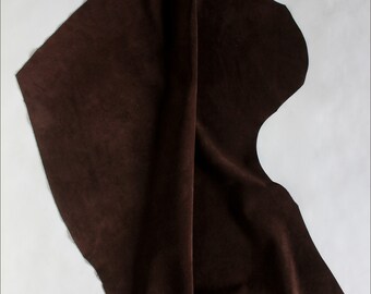 V235 P *-VELVET SUEDE Brown calfskin.