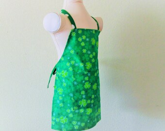 Childrens Apron - Irish Emerald Green Kids Apron covered with Clovers-a slight Sparkle and retro dots on the straps