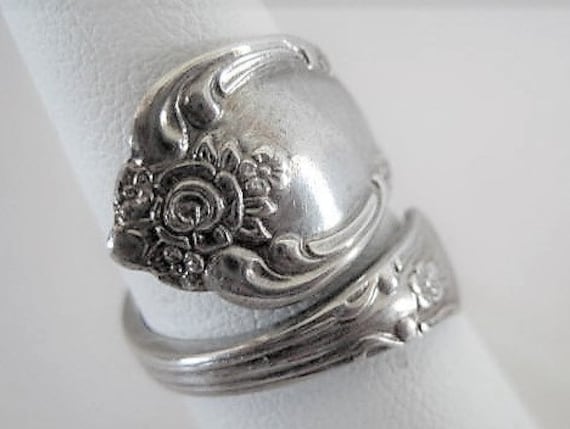 Rogers Oneida Spoon Ring, Silverplate Pattern, ByPass Ring, Size 6