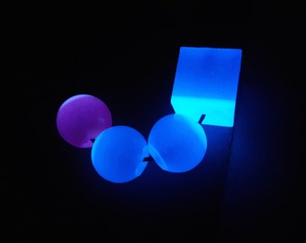 Beaded necklace glow in the dark