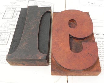 2 vintage wood printing blocks numbers