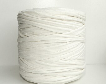 Light cream Tshirt yarn, recycled cotton yarn, zpagetti yarn, spaghetti yarn, macrame, trapillo