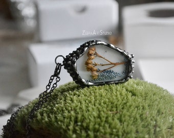 Shaker Necklace, Floating necklace, Glass terrarium necklace, Real plant, Nature jewelry, Shake necklace, Blue bead necklace, Glass art