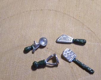 1/24th scale Dolls House kitchen utensils - dollhouse kitchen accessories