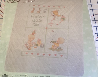 Vintage Precious Moments Keepsakes Quilt Kit Stamped Printed Cross Stitch Baby shower, Hearts, Pastel floss,diy, Gloria & Pat 1993 Janlynn