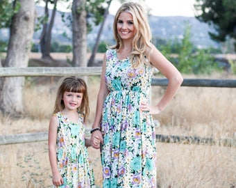floral maxi,mommy and me outfits, mommy and me,matching outfits, matching dresses, mommy and me dress, mommy and me maxi dress, mom and baby