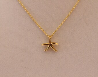 Cute 18k gold starfish minimalist necklace.