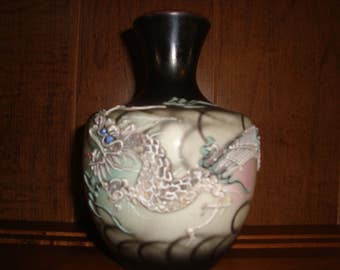 Moriage Vase Dragonware