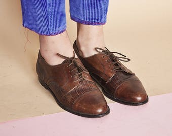 90s CLASSIC brogues classic oxfords leather oxfords RETRO brogues prep oxfords MOD oxfords preppy oxfords / Size 7 us / 4.5 uk / 37.5 eu