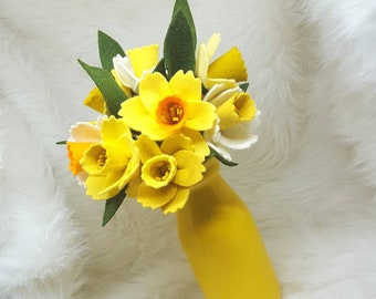 Daffodil bouquet, daffodils, felt daffodils, spring bouquet, spring flowers, wedding bouquet, spring wedding, spring decor
