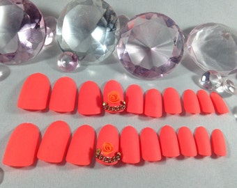 matte press on nails, fake nails, false nails, glue on nails, peach matte nails, mat nails, dull nails,matte peach nails, medium nails