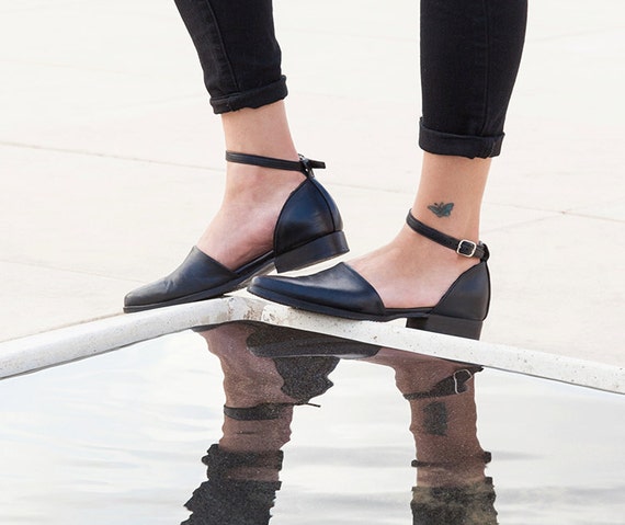 flat closed toe sandals with ankle strap