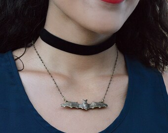 Bat Necklace, Bat Jewelry, Bat Pendant, Halloween Jewelry, Bat, Halloween Necklace, Vampire Necklace, Halloween Bat, Gothic Jewelry N119