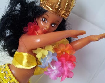 Vintage Curvy Hula Doll Pin Up Hawaiian