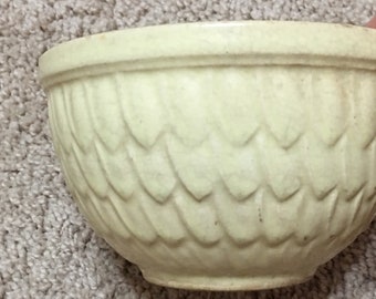 Much loved McCoy pottery small vintage pale yellow indoor planter flower pot, it’s chips and cracks add to its beautiful patina and heritage
