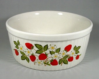 Sheffield "Strawberries n' Cream" 8 inch Souffle Baking Dish, Oven To Table Stoneware, Made in Japan