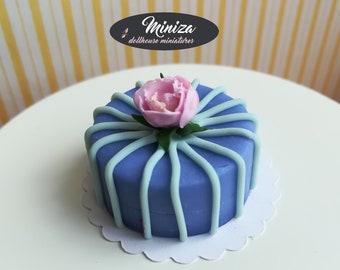 Miniature cake, 1:12 scale
