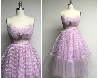 Vintage 1950s Dress • Lilac Gardens • Pale Purple Tulle Lace Strapless 50s Formal Party Dress Size Small