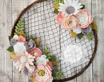 Felt Flower Wreath / Chicken Wire Wreath / Rustic Wedding / Rustic Decor / Boho Decor / Boho Wreath / Blush Wedding / Farmhouse Decor