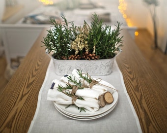4 Linen napkins. Off white linen table napkins. Set of 4 napkins. Stone washed. Eco friendly. Handmade linen napkins. Ivory napkins