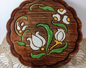 Brayton's Laguna California Scalloped Trivet or Wall Decor, Faux Wood finish with Flowers, Vintage
