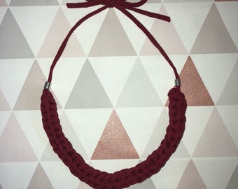 Finger knotted necklace The Poppy