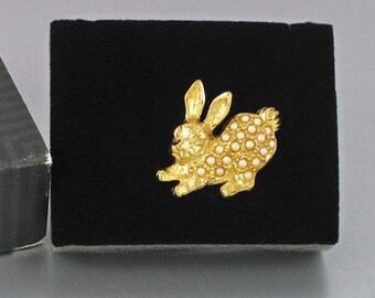 Vintage AVON 'Pearly Bunny' Tac Pin (1992) with original box. Vintage Bunny Pin. Easter Brooch. Avon Easter Jewelry. Vintage Avon Jewelry