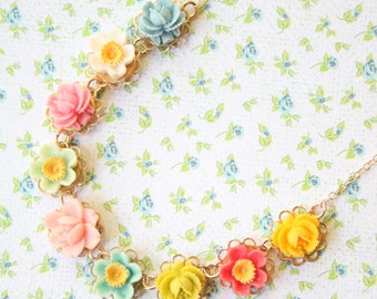 Girls Flower necklace, Flower Girl Necklace, Girls Necklace, children's jewelry, Flower necklace, Pastel Necklace