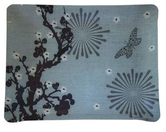 "Chinoiserie" platter decorated by our artist "Lili-Daisy"