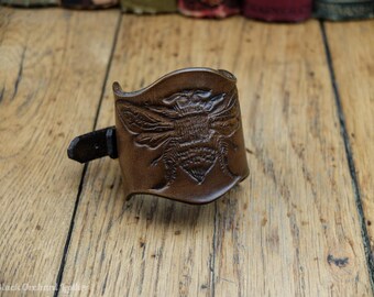 Womens Leather bracelet, Mensleather bracelet, leather bumblebee bracelet, leather cuff, fantasy bracelet, bee cuff, leather wrist cuff