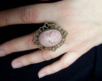 Adjustable ring with Cameo