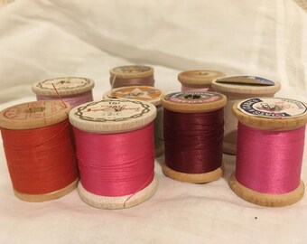 Wooden thread spools - 9 sewing thread spools - vintage craft spool - pink green marroon vintage sewing thread - Coats Clarks mending thread