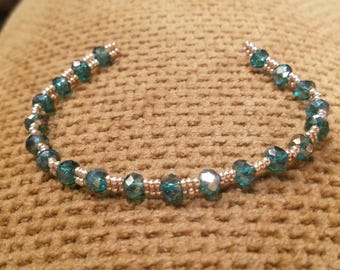 Dainty Glass Beaded Bracelet