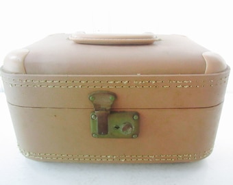 Vintage train case, vintage luggage, travel case, overnight bag, cosmetic bag, peach, tan, Italy, storage , case,