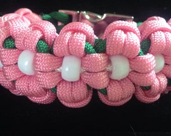Pink daisy paracord bracelet