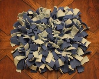 light & medium blue snuffle mat