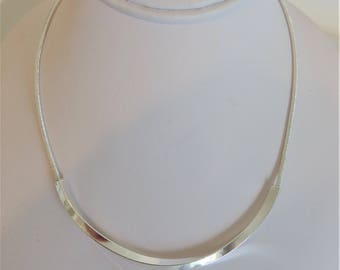 Vintage Silver Tone Modern Twisted Bar Necklace