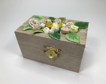 box woodland rings engagement ring